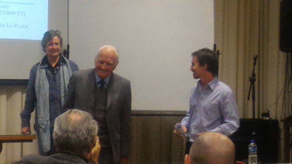 Entregaron el Premio Estímulo “Ing. Alberto Fushimi” 2016 al Dr. Fabricio Garelli Entregaron el Premio Estímulo “Ing. Alberto Fushimi” 2016 al Dr. Fabricio Garelli